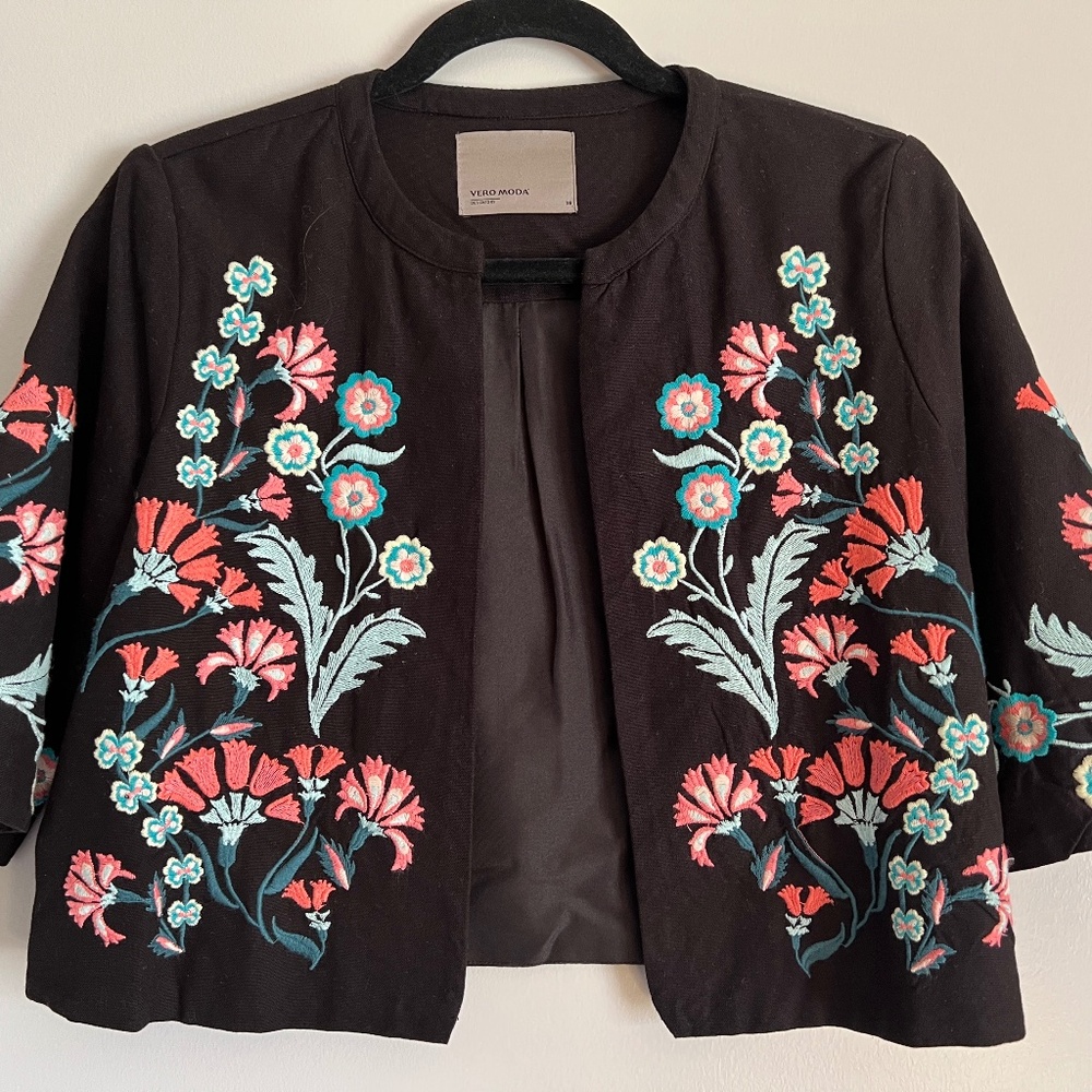 Black Embroidered Cropped Top Blazer Cardi in Pink, Blue, White Flowers